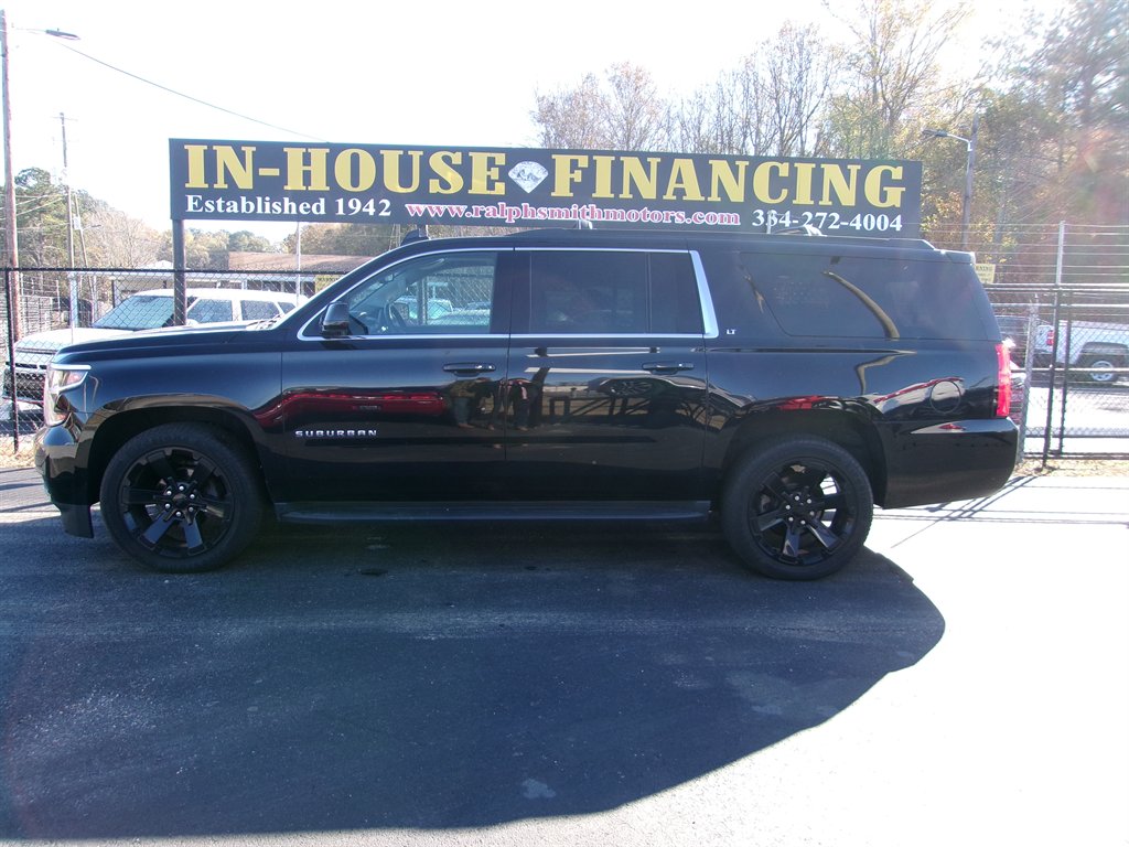 2016 Chevrolet Suburban LT's photo