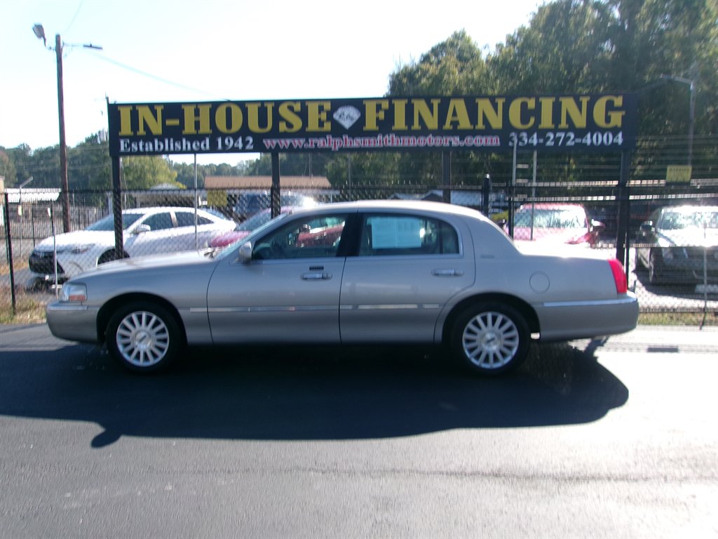 2003 Lincoln Town Car Signature